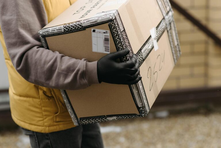 Global Package Tracking Made Simple for Online Shoppers